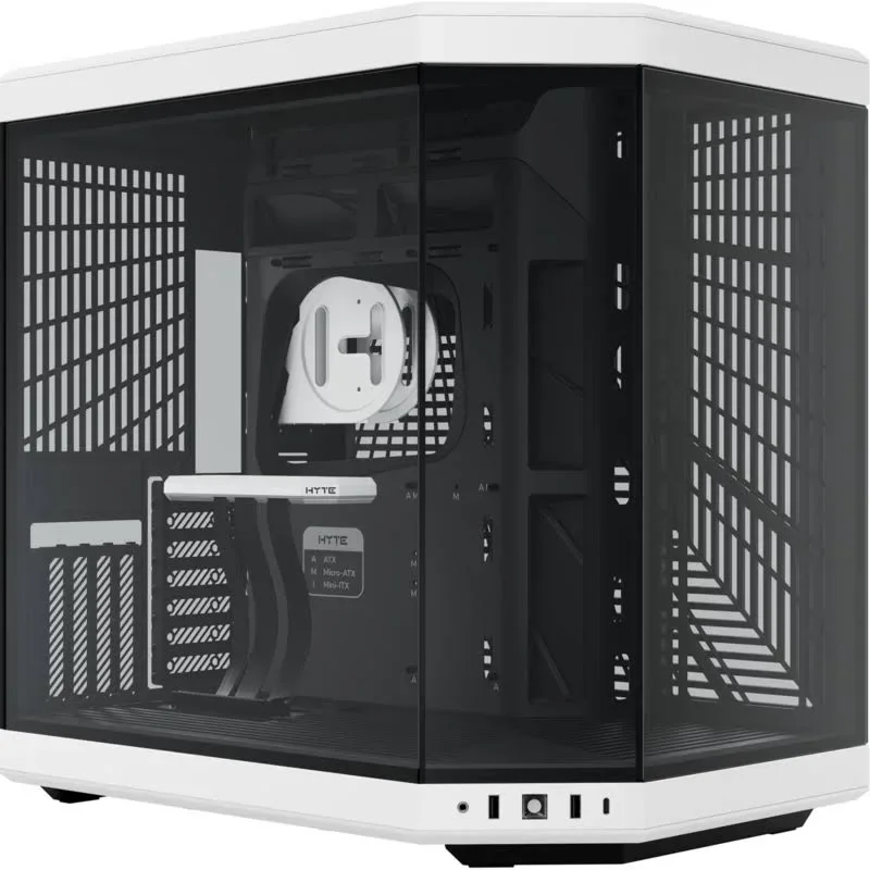 HYTE Y70 mATX