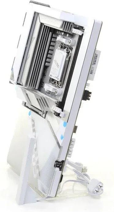 GIGABYTE B650E AORUS STEALTH ICE image 4