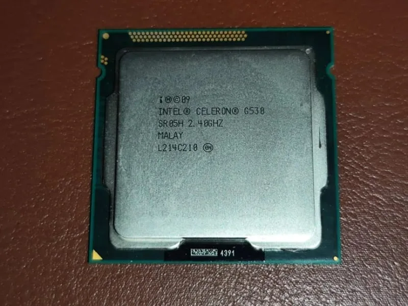 Processeur Intel Celeron G530 2.40GHz SR05H FCLGA1155 2Mo - vue 2