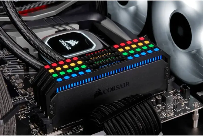 Corsair Dominator Platinum RGB 16 Go Kit 2x8Go DDR4 3200 MHz - vue 5
