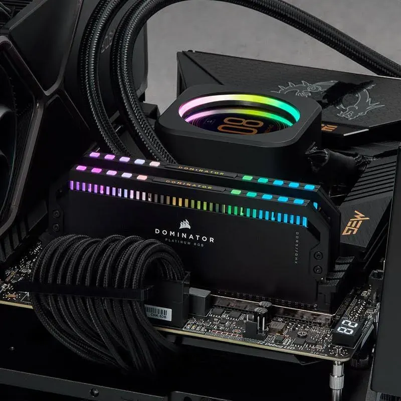 Corsair Dominator Platinum RGB 64 Go Kit 2x32Go DDR5 6600 MHz - vue 4