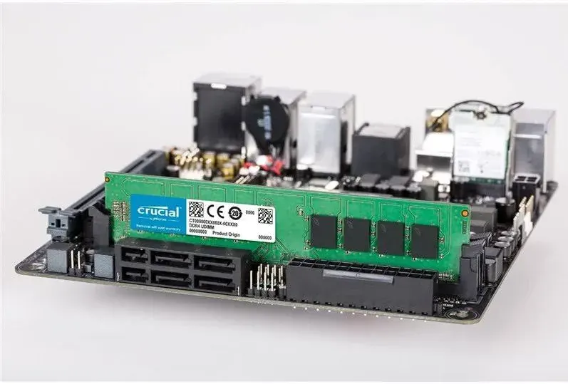 Crucial 8 Go DDR4 2666 MHz - vue 3