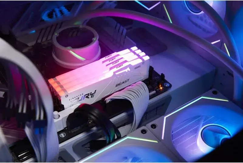 Kingston Fury Beast RGB 16 Go DDR5 6000 MHz - vue 5